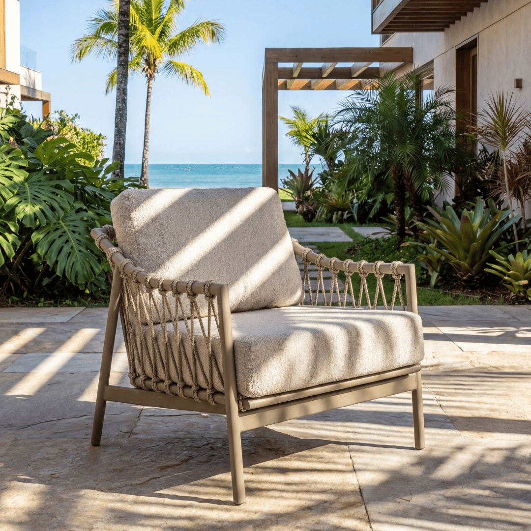 POLTRONA LEBLON BEGE DOIS